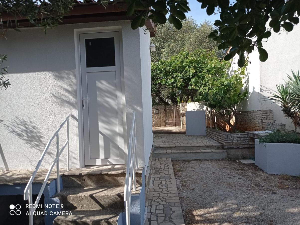 Studio Apartman Premantura Εξωτερικό φωτογραφία